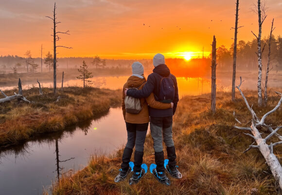 Bog Tinder (25-40): Sunrise in Cena Bog